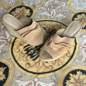 Guess Camel Suade Wedge Sandles